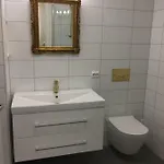Holsthuset Losji