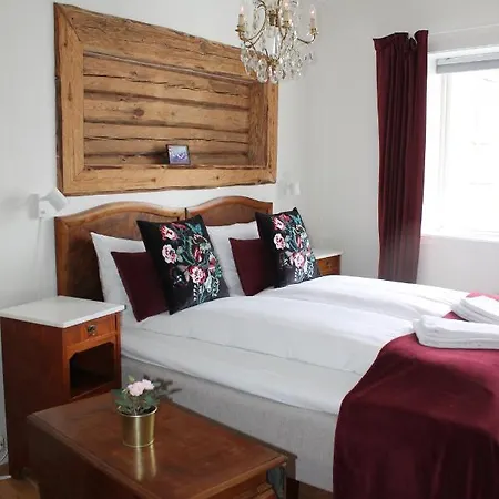 Holsthuset Losji Guest house