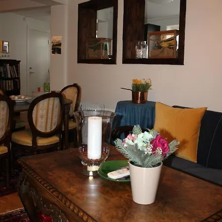 Holsthuset Losji Guest house