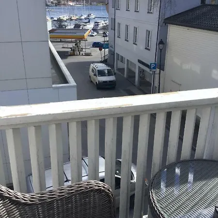 Gæstehus Holsthuset Losji 4*