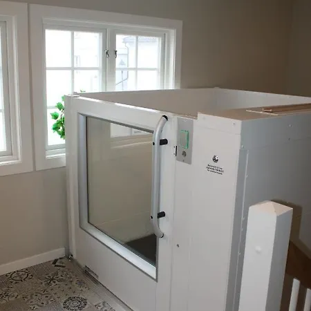 Pensionat Holsthuset Losji 4*