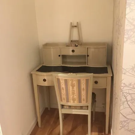 Pensionat Holsthuset Losji Grimstad (Aust-Agder)