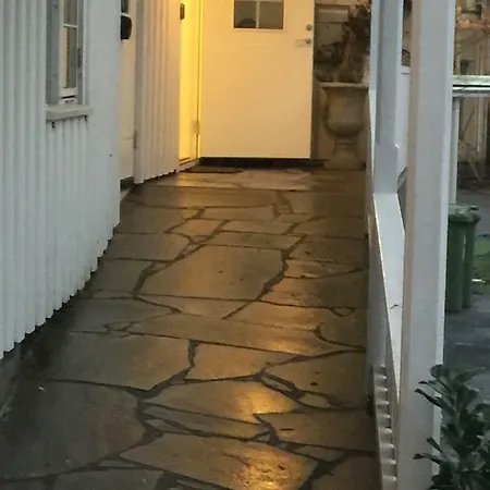 Holsthuset Losji * 그림스타드